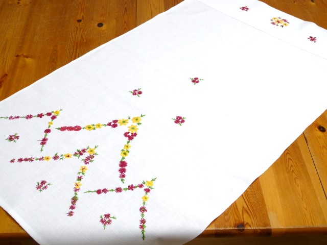 Farbenfrohes Überhandtuch mit interessantem Blumenarrangement Durchzug für eine Stange 58x103 cm
